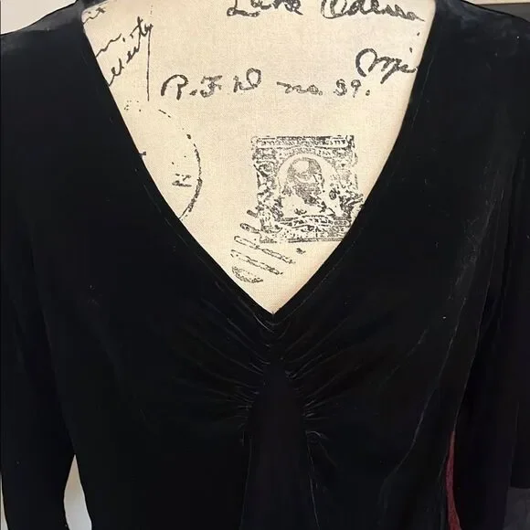 Vintage Nan Black Velour V-Neck Lace Sleeves Pullover Top Goth Emo Witchy - Picture 2 of 8